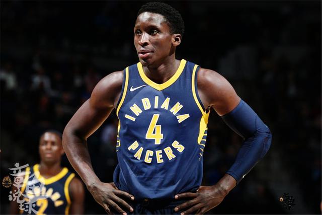 亚马尔与19岁女网红购物被偷拍 她有140多万粉丝